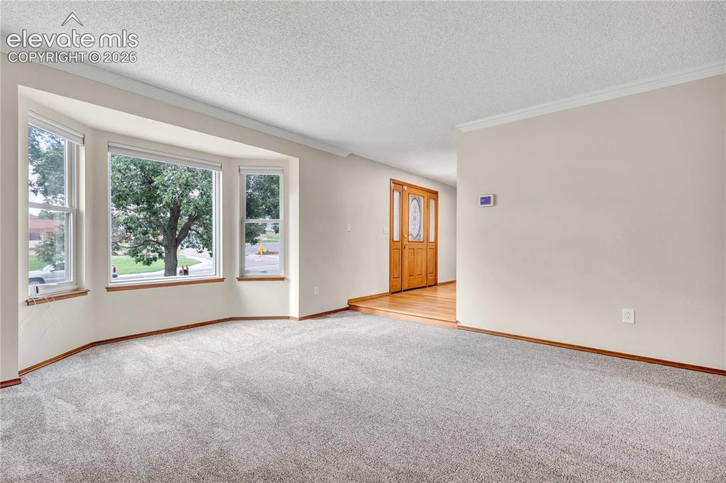 Image 17 of 46: Living Room