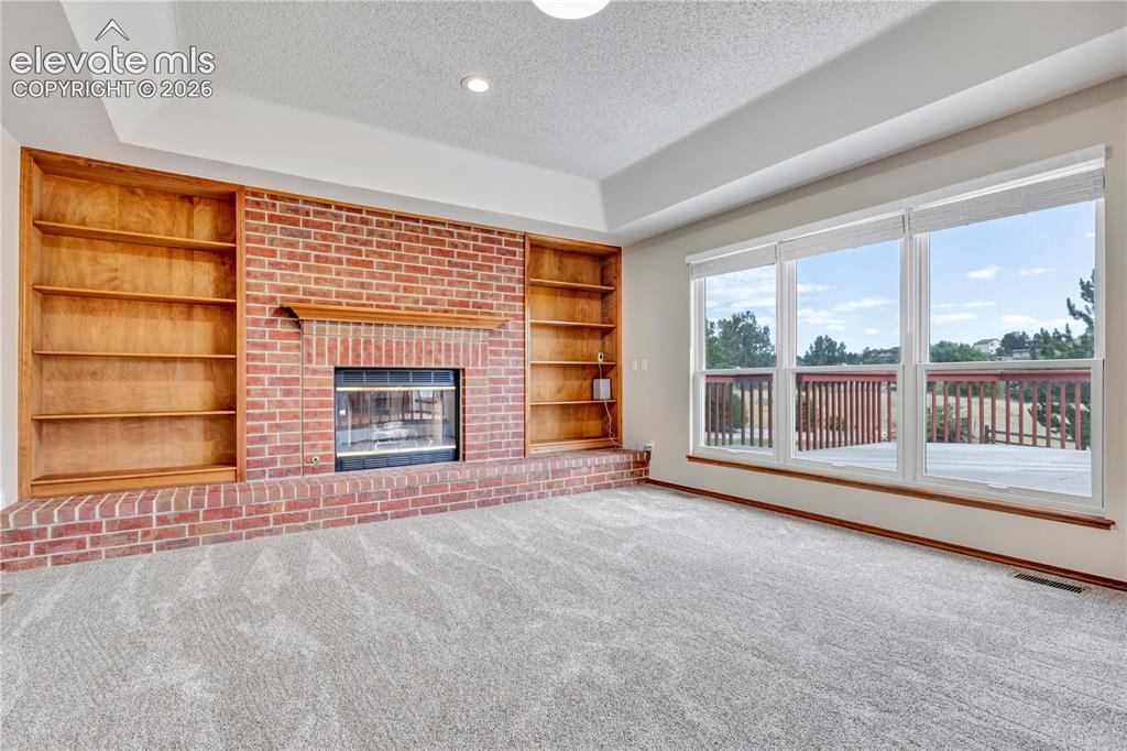 Image 7 of 46: Family Room