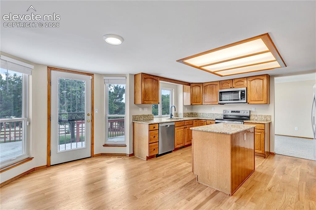 Image 9 of 46: Kitchen
