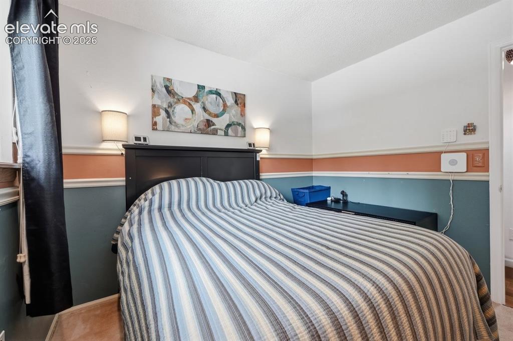 Image 18 of 33: Bedroom