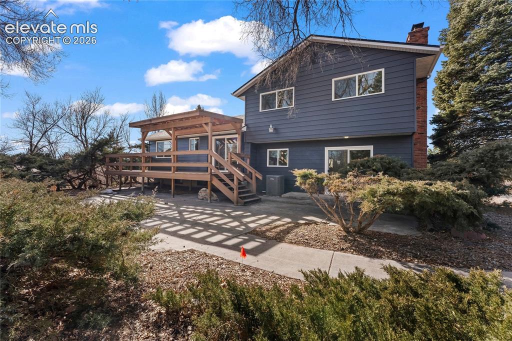 Image 41 of 49: Back of home 