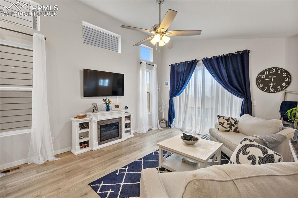 Image 13 of 39: Living Room