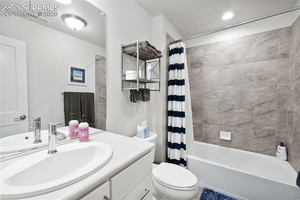 Image 33 of 39: Lower Level