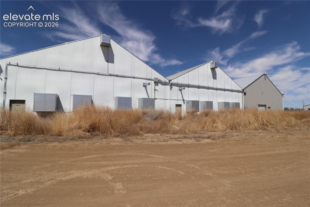 Image 14 of 38: Side of Structure