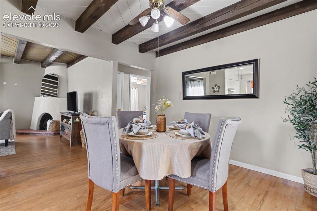 Image 7 of 36: Dining Area