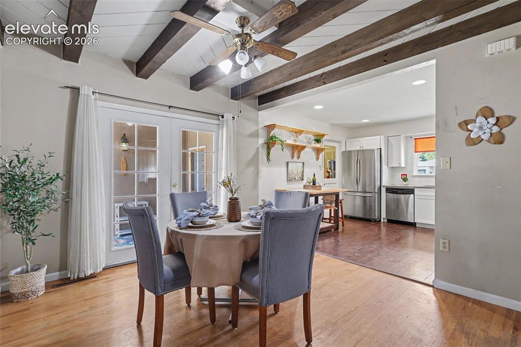 Image 9 of 36: Dining Area