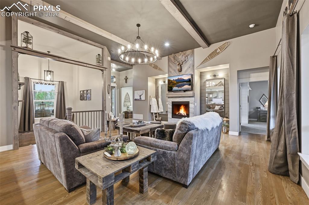 Image 10 of 50: Living Room