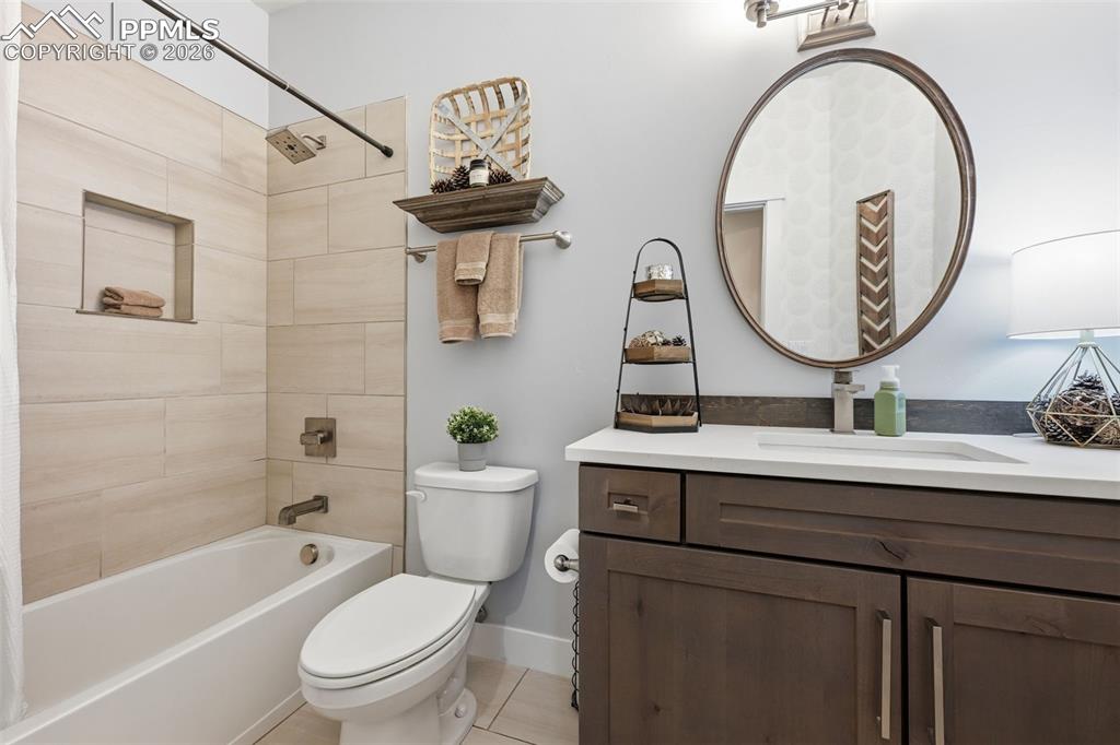 Image 28 of 50: 2nd Bedroom Ensuite - Main Level