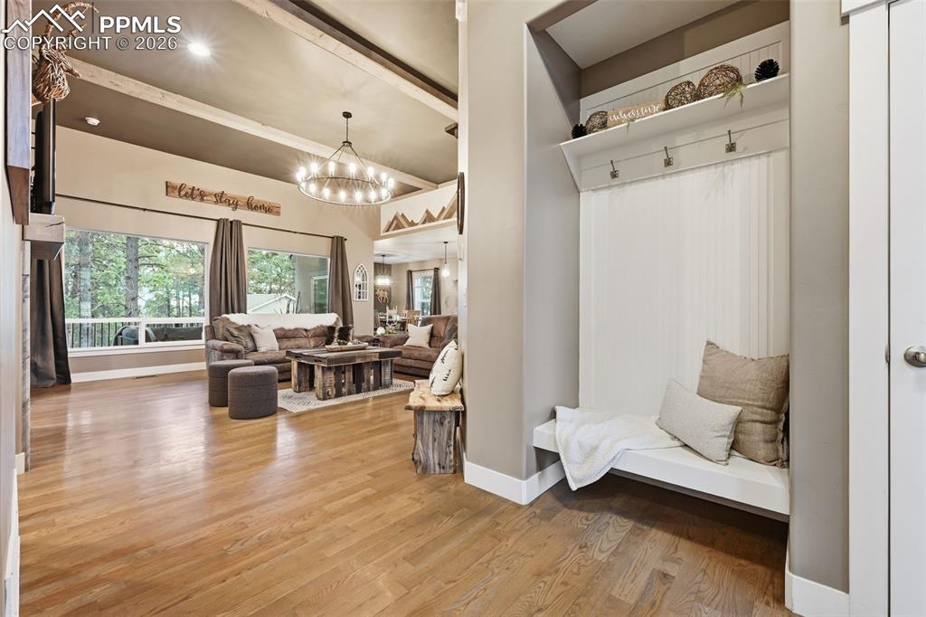 Image 7 of 50: Entry