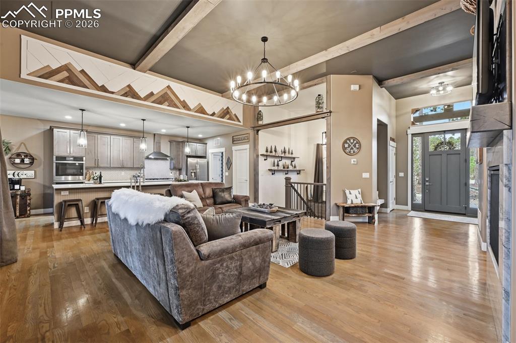 Image 9 of 50: Living Room