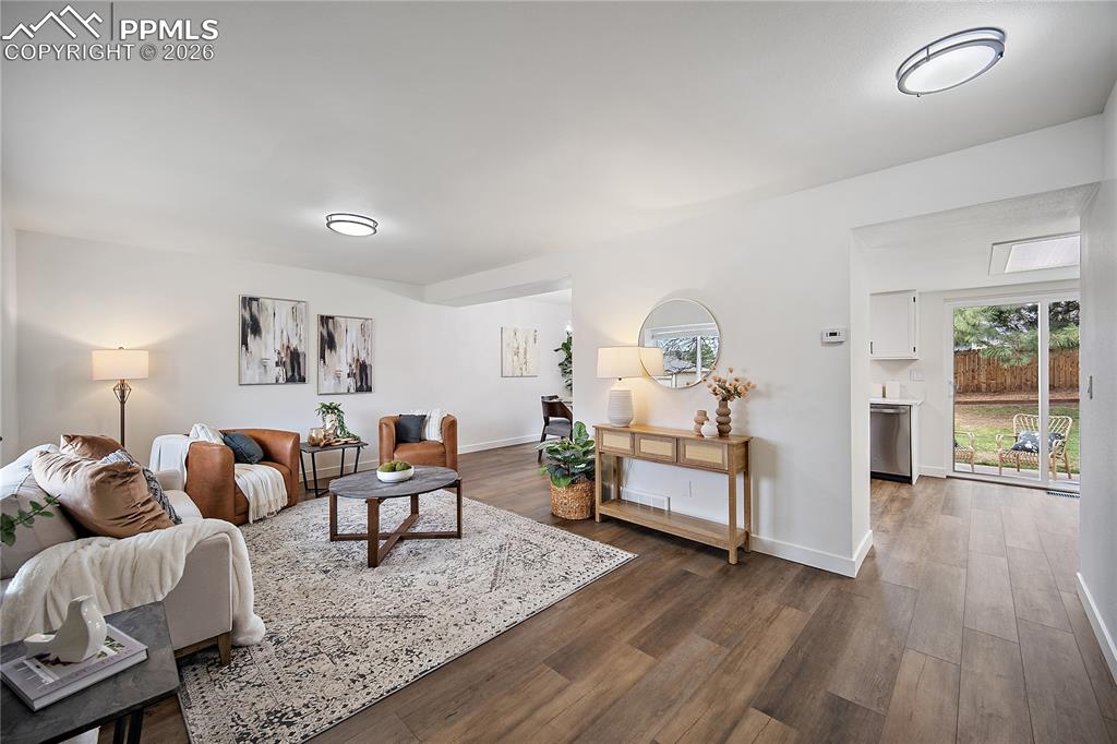 Image 4 of 25: Impressive First Glance from Front Door