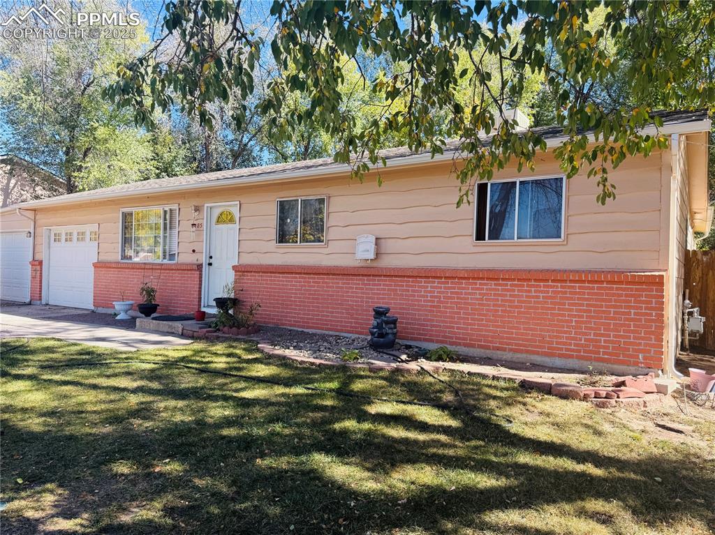 Image 2 of 31: Front of Structure