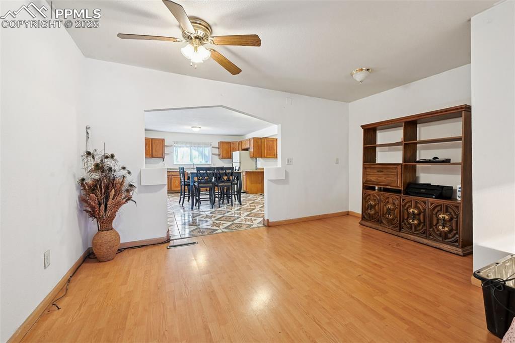 Image 7 of 31: Office