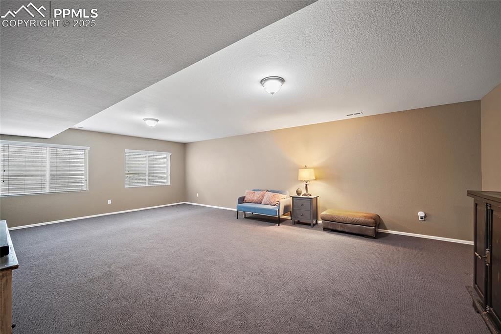 Image 29 of 50: Sitting Room