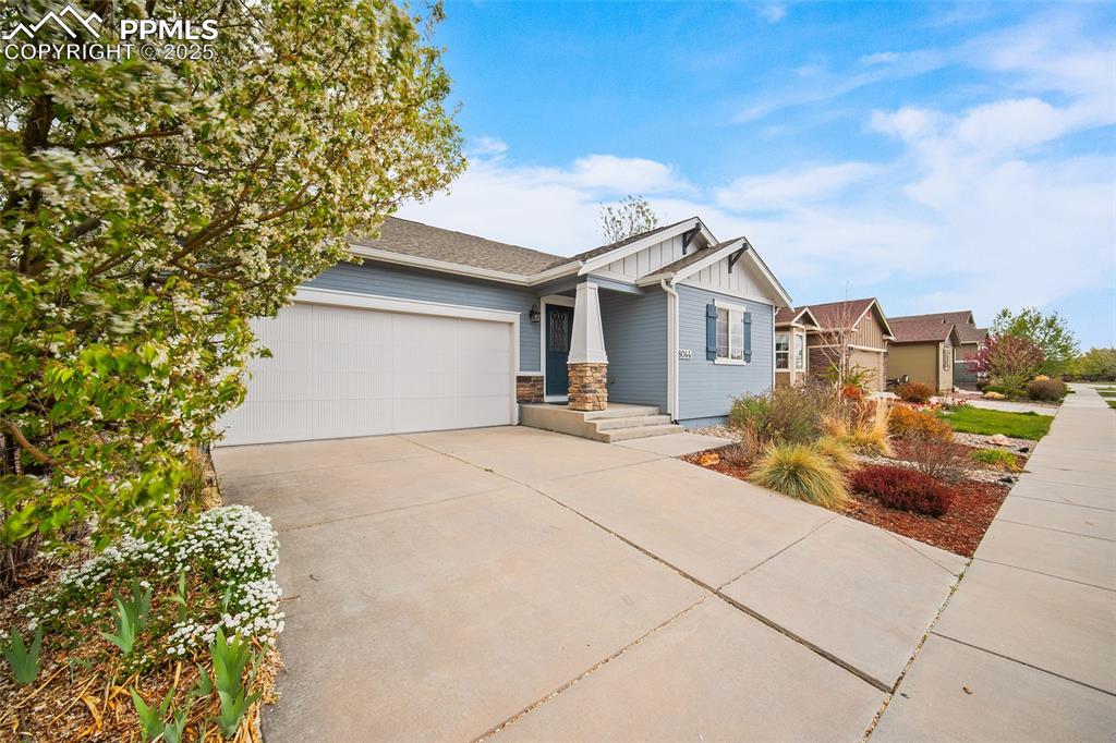 Image 4 of 50: Front of Structure