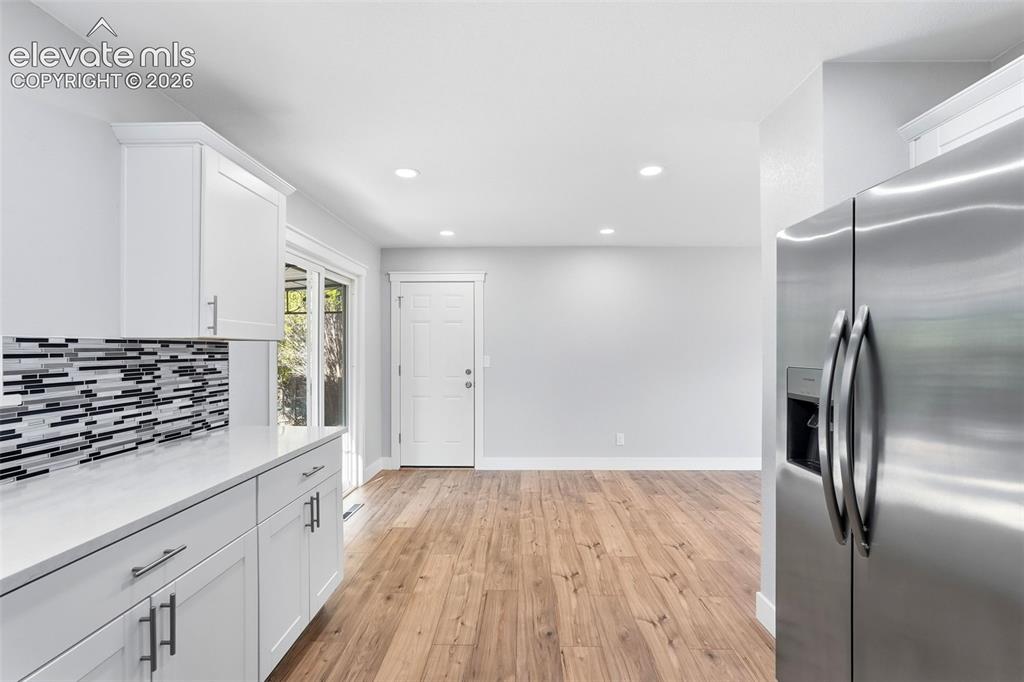 Image 15 of 49: Kitchen