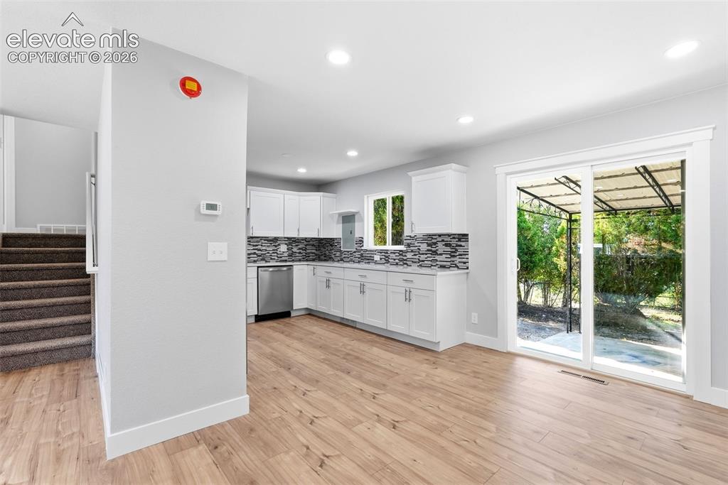 Image 8 of 49: Kitchen