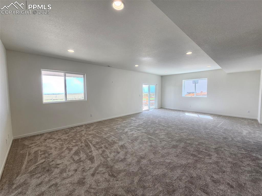 Image 16 of 21: Recreation Room