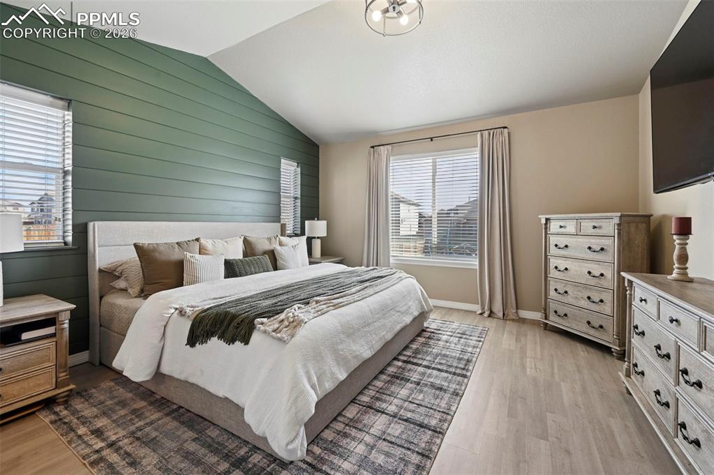 Image 10 of 42: Bedroom