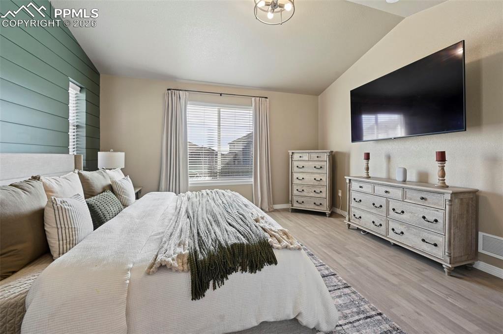 Image 12 of 42: Bedroom