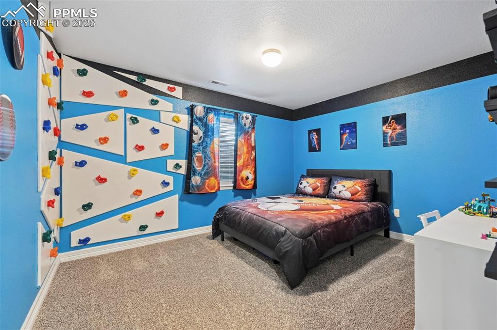 Image 14 of 42: Bedroom