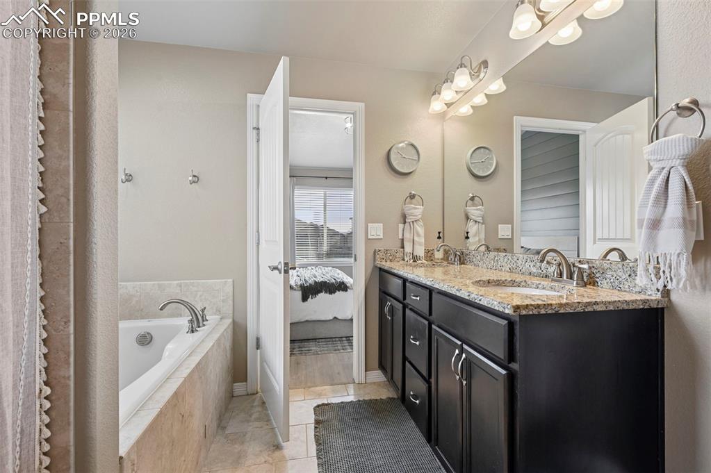 Image 15 of 42: Bathroom