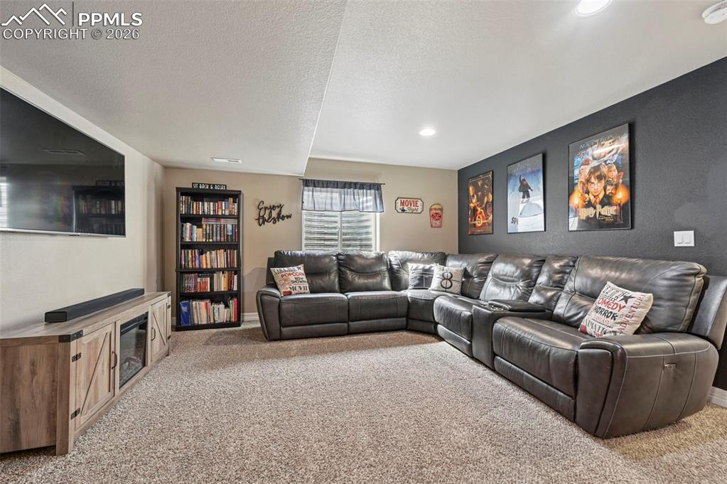 Image 19 of 42: Living Room