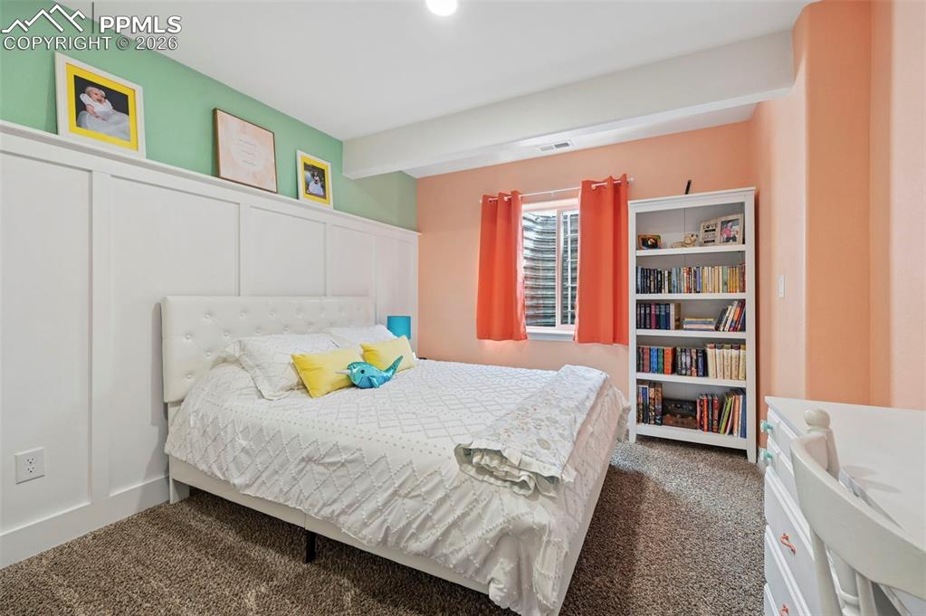 Image 26 of 42: Bedroom