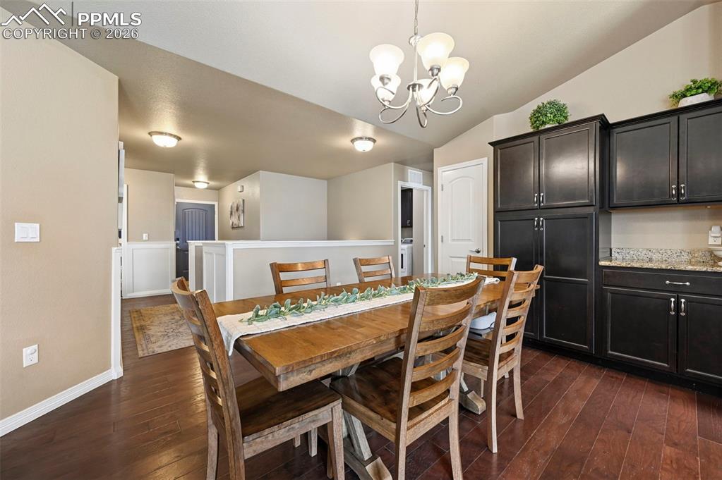 Image 5 of 42: Dining Area