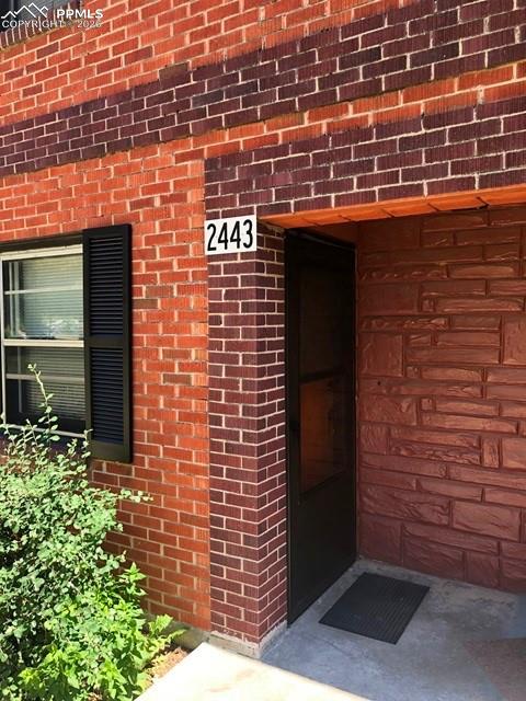 Image 2 of 31: Entry