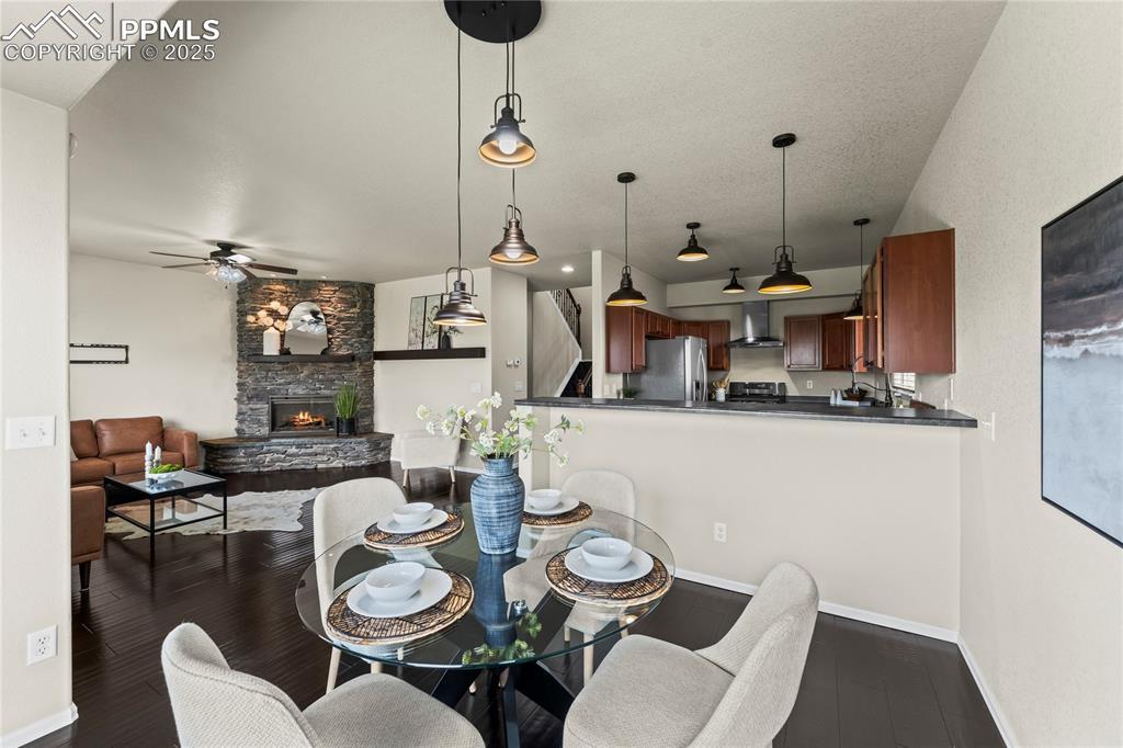Image 15 of 48: Dining Area