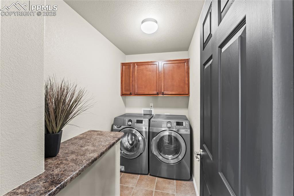 Image 36 of 48: Laundry