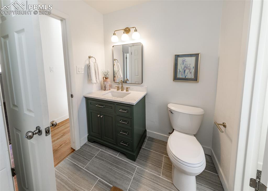 Image 13 of 23: Bathroom