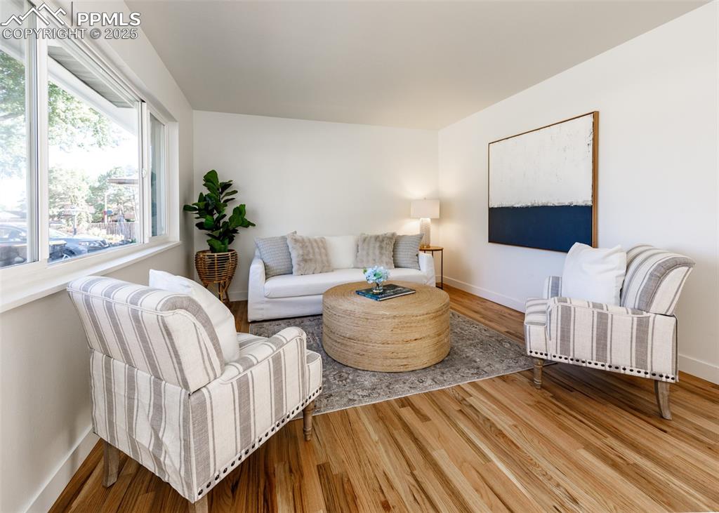 Image 2 of 23: Living Room