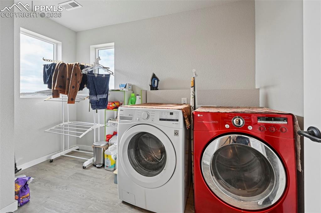 Image 13 of 36: Laundry