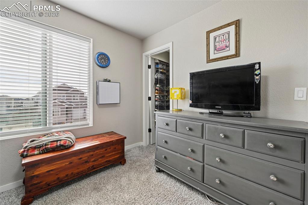 Image 15 of 36: Bedroom