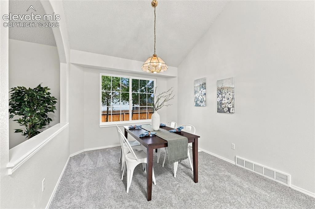 Image 5 of 27: Dining Area