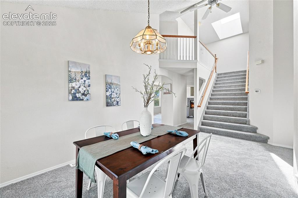 Image 6 of 27: Dining Area