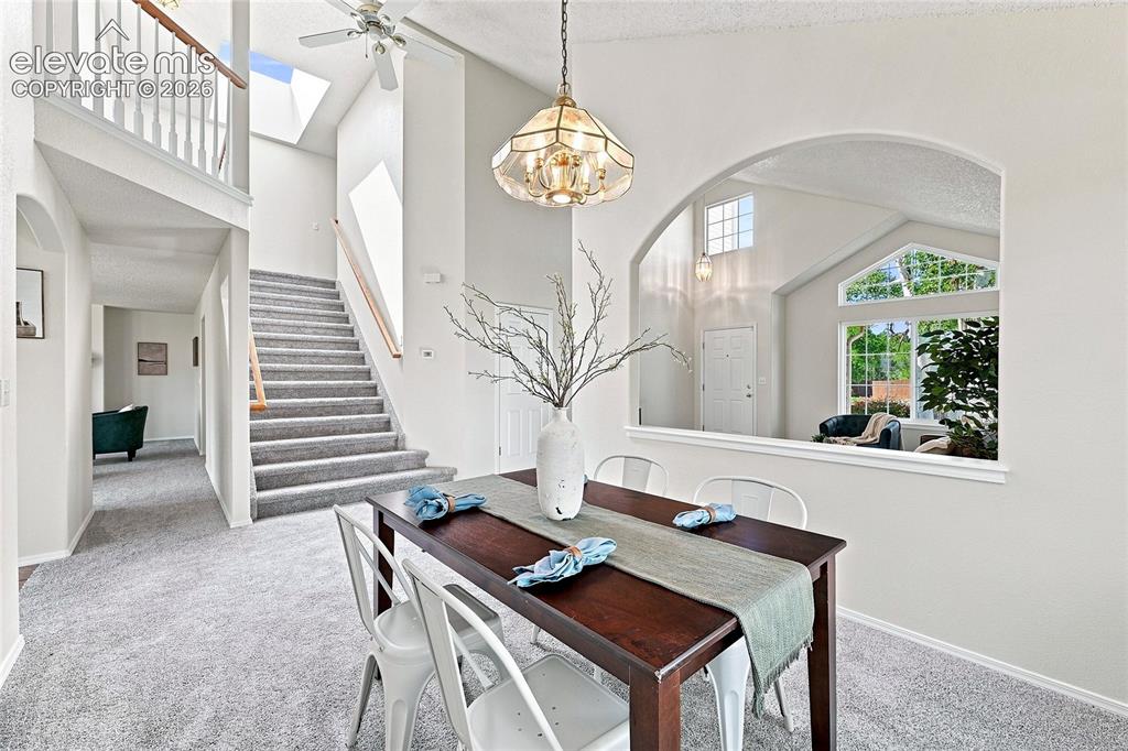 Image 7 of 27: Dining Area