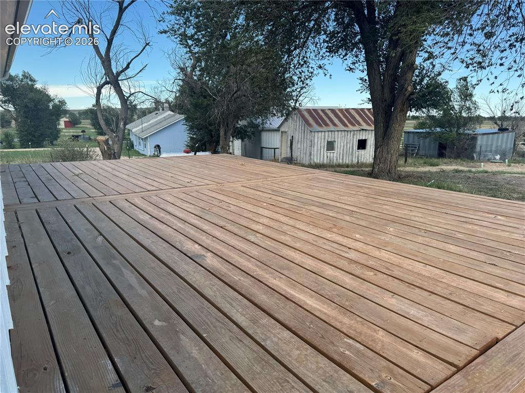 Image 10 of 26: Deck