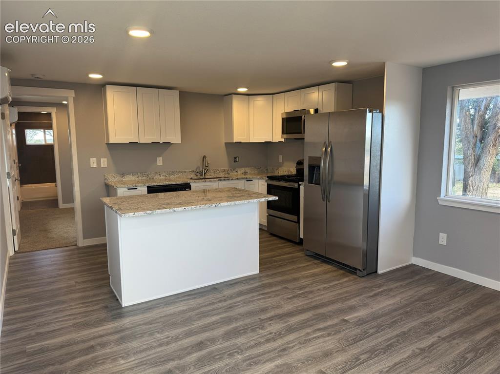 Image 12 of 26: Kitchen