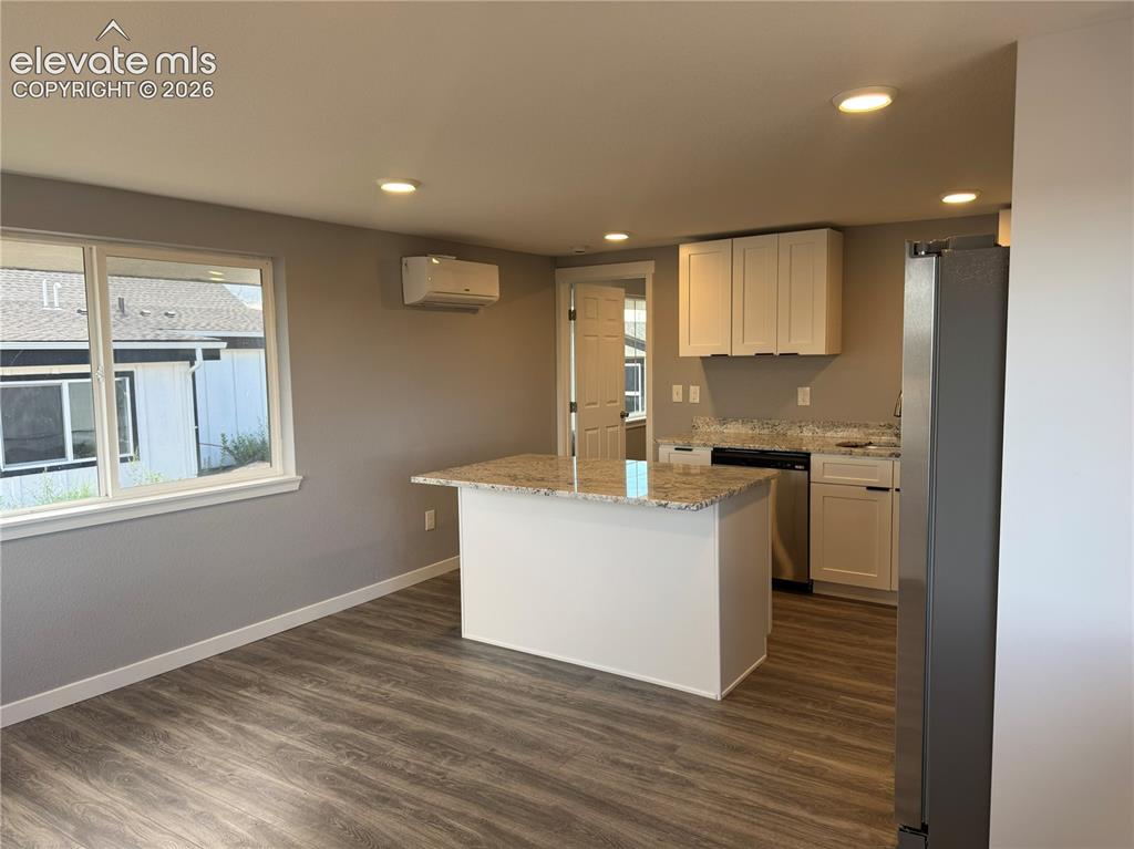 Image 13 of 26: Kitchen