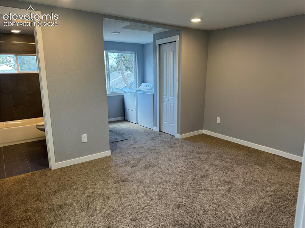 Image 18 of 26: Bedroom