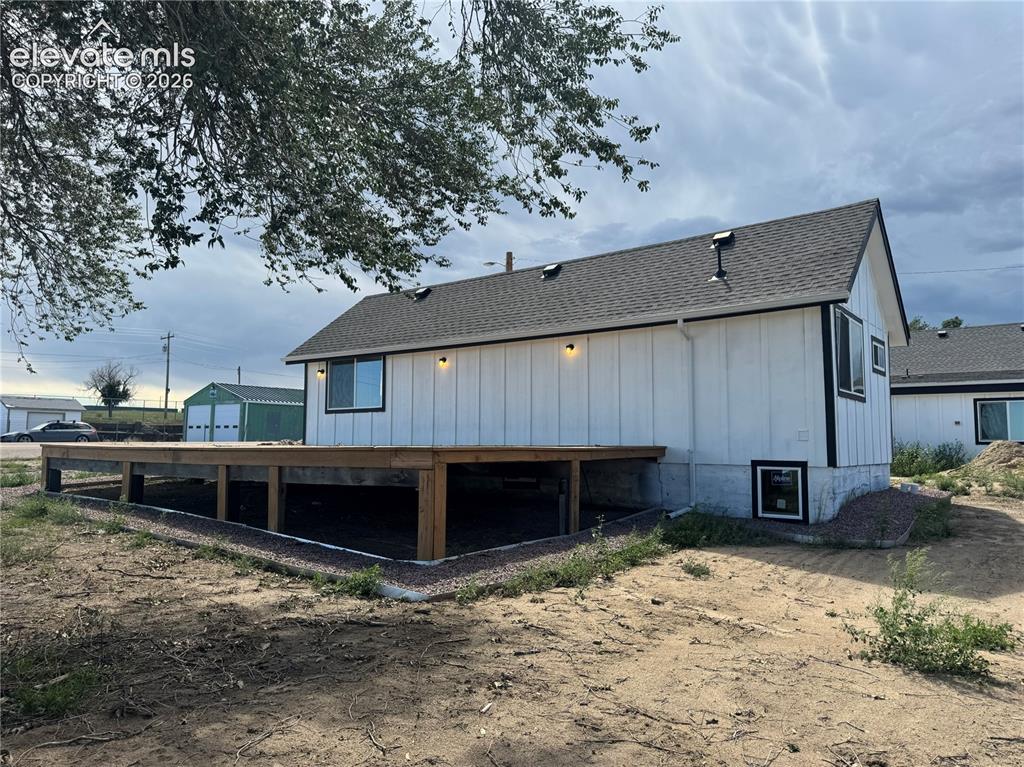 Image 5 of 26: Back of Structure