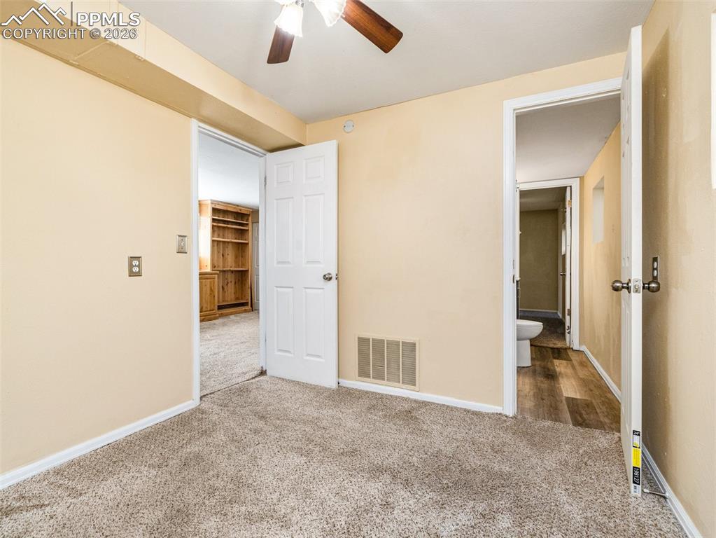 Image 19 of 22: Bedroom