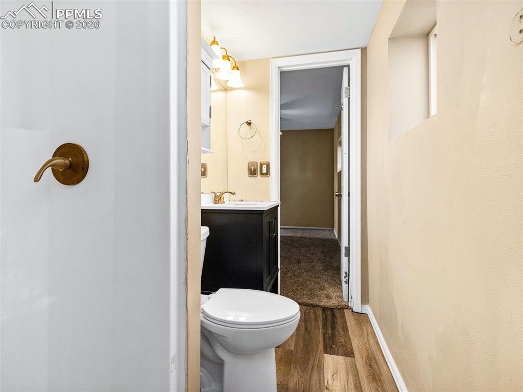 Image 20 of 22: Bathroom