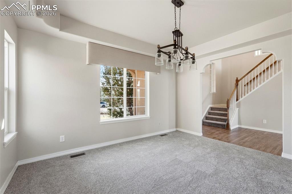 Image 4 of 50: Dining Room