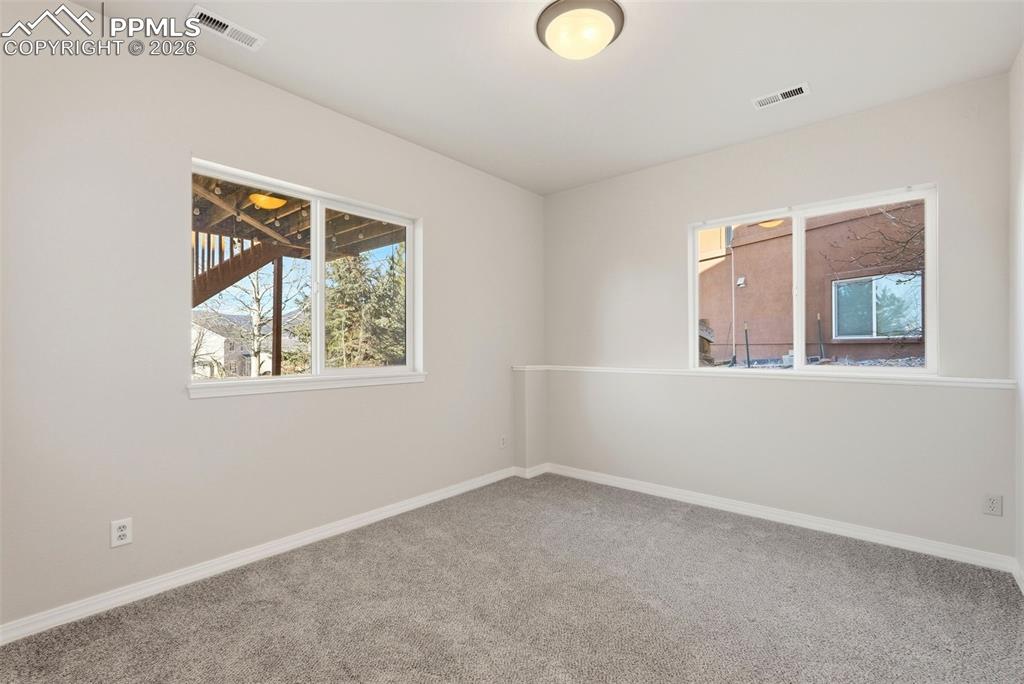 Image 40 of 50: Bedroom