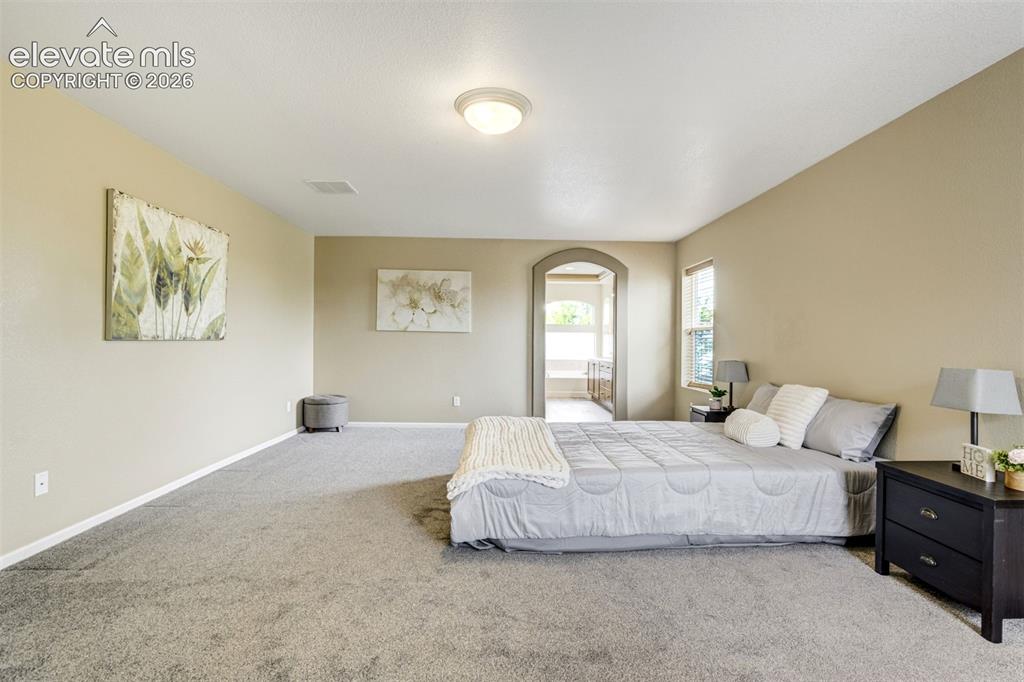 Image 19 of 33: Bedroom