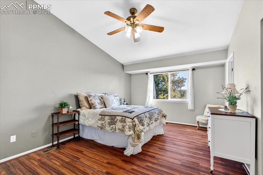 Image 13 of 39: Bedroom